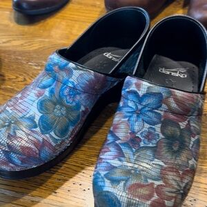 Lot of Dansko Clogs sz 38